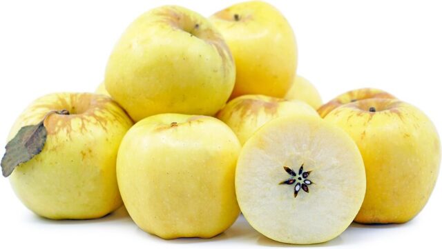 Calories in small golden delicious apple small