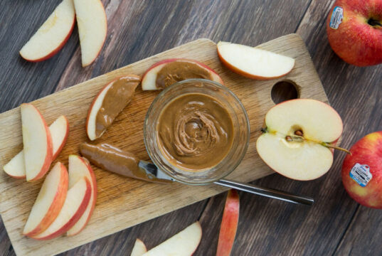 Red apple and peanut butter calories