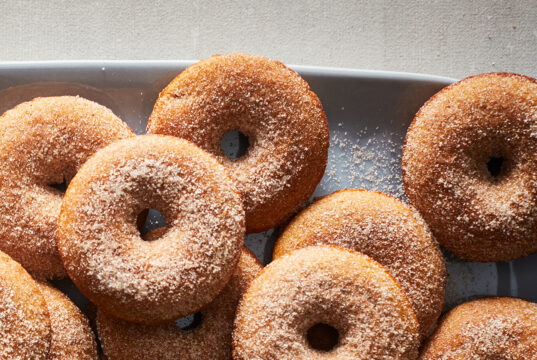 apple cider donut calories cinnamon sugar