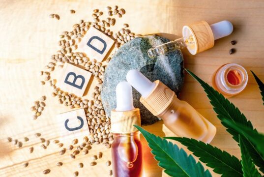 Why Traditional Painkillers Lose Ground to Safer Natural Methods